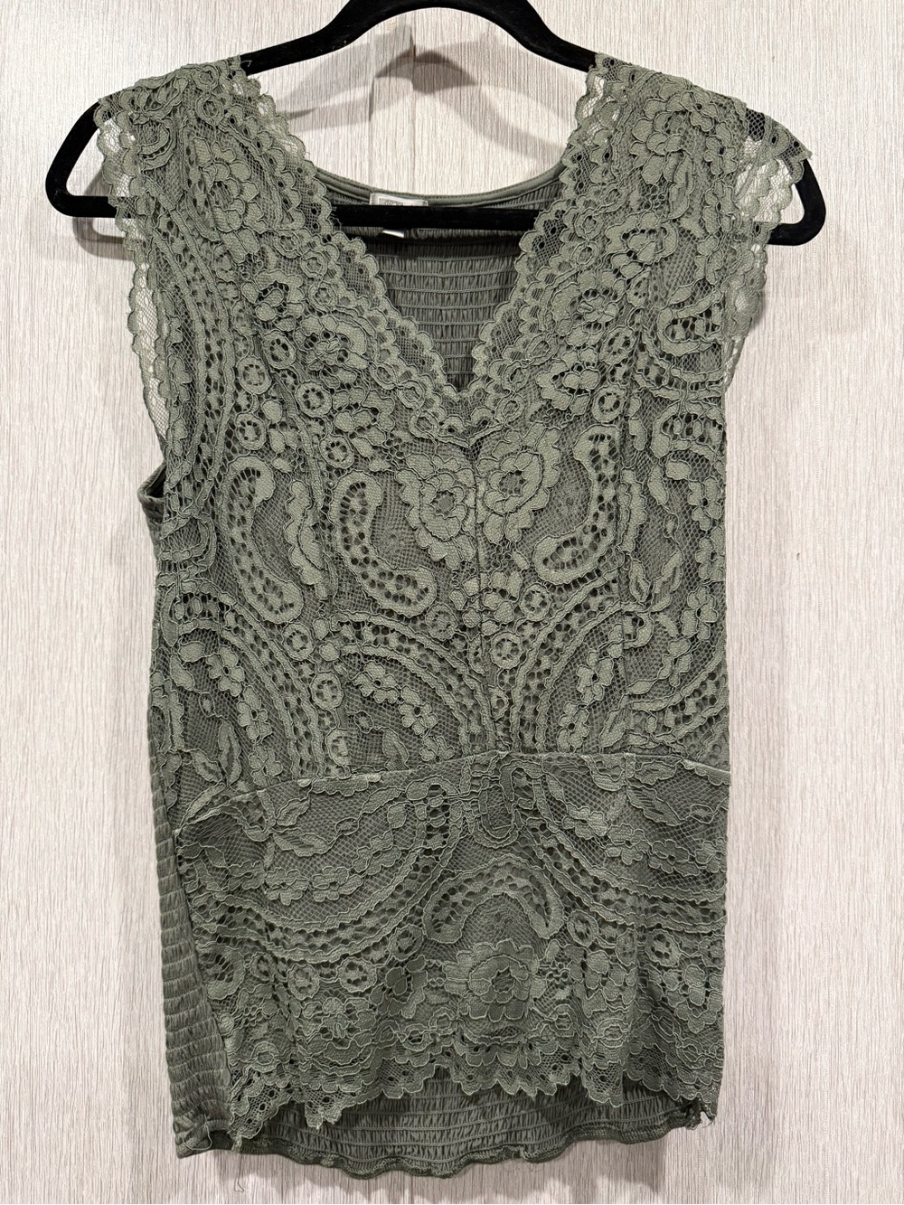 Lace V-Neck Sleeveless Tank in Olive Green